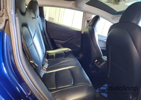 2022 Tesla Model 3 z USA, uszkodzony, nr VIN 5YJ3E1EA8NF371602